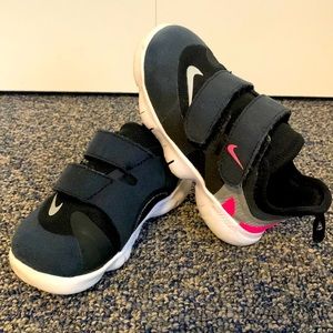Nike Free Size 8C Toddler Black and Pink Sneakers
